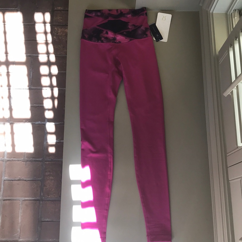 Pink lululemon wunder under hi- rise leggings sz 4